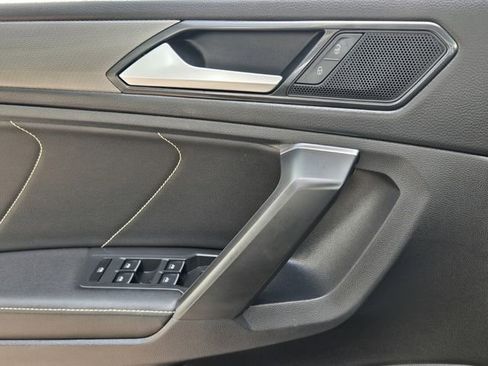 Certified 2023 Volkswagen Tiguan SE w/ Panoramic Sunroof Package FWD image 27