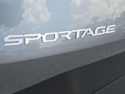 New 2026 Kia Sportage LX image 11
