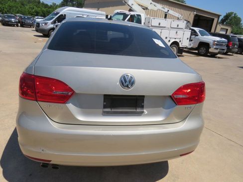 Used 2013 Volkswagen Jetta TDI image 5