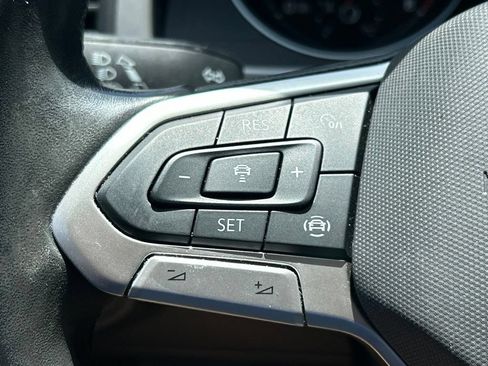 Used 2021 Volkswagen Atlas SE w/ Towing Package FWD image 25