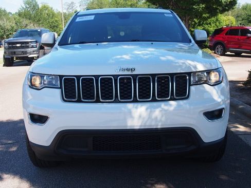 Used 2021 Jeep Grand Cherokee Laredo RWD image 2