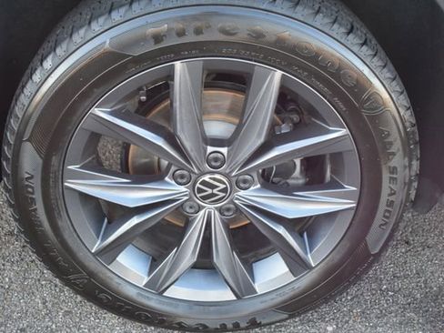 Used 2023 Volkswagen Tiguan SE image 47