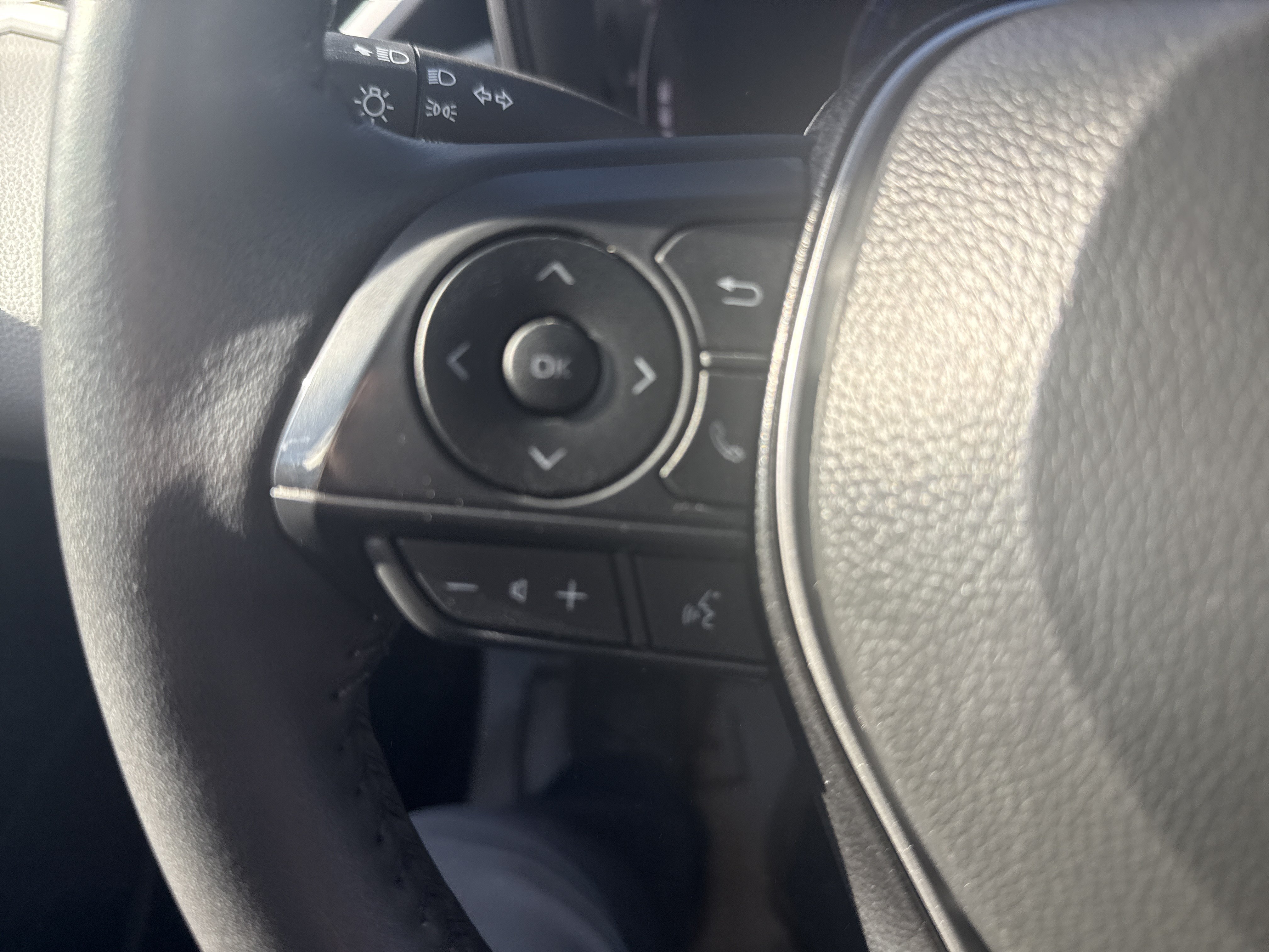 Used 2025 Toyota Corolla FX w/ Convenience Package FWD image 19