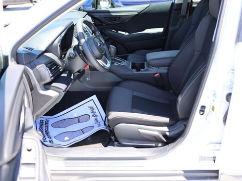 Used 2025 Subaru Outback AWD/4WD image 13