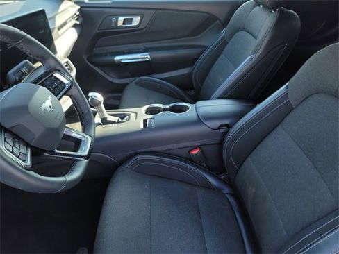 Certified 2024 Ford Mustang Coupe image 9