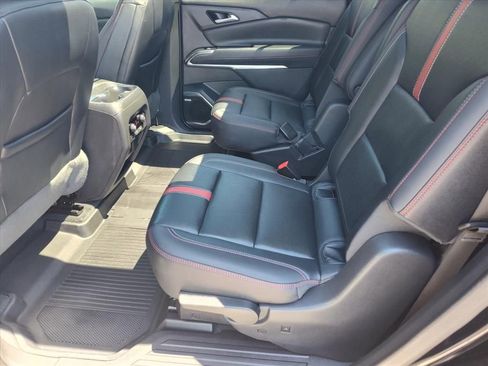 Used 2024 Chevrolet Traverse RS w/ LPO, Floor Liner Package AWD/4WD image 11