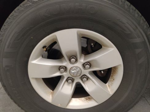 Used 2017 RAM 1500 Classic SLT image 31