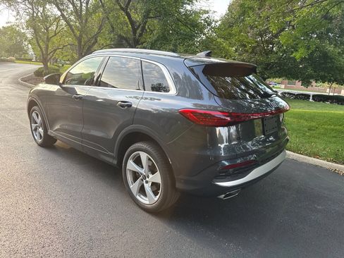 Used 2025 Audi Q5 Premium Plus w/ Premium Plus AWD/4WD image 3