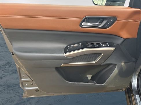 Used 2023 Nissan Pathfinder Platinum w/ Cargo Package image 20