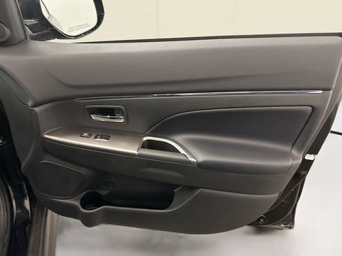 Used 2025 Mitsubishi Outlander Sport SE image 32