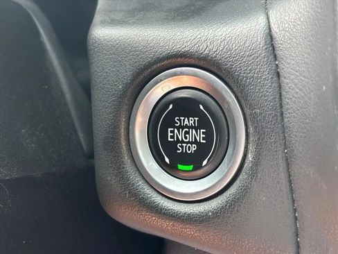 Used 2022 Chevrolet Tahoe Z71 w/ Luxury Package AWD/4WD image 19
