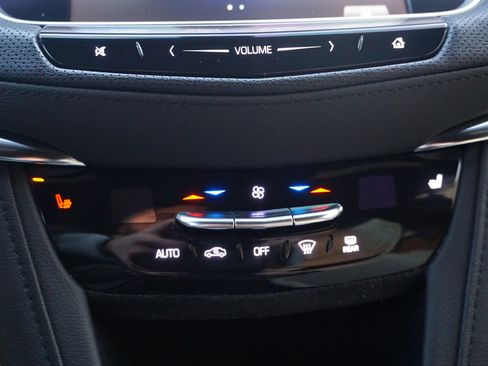 Used 2019 Cadillac XT5 Luxury image 38