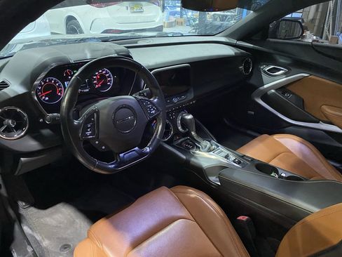 Used 2018 Chevrolet Camaro LT RWD image 2