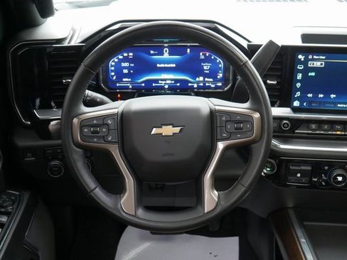 Used 2024 Chevrolet Silverado 2500 High Country image 18