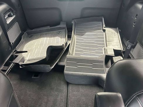 Used 2023 Ford Explorer XLT w/ Equipment Group 202A AWD/4WD image 11