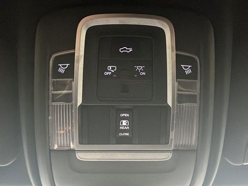 Used 2021 RAM 2500 Laramie w/ Night Edition AWD/4WD image 32