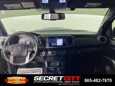 Used 2017 Toyota Tacoma TRD Sport w/ Tow Package (A/T) AWD/4WD image 26