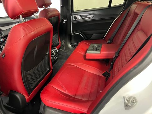 Used 2022 Alfa Romeo Giulia Veloce image 28