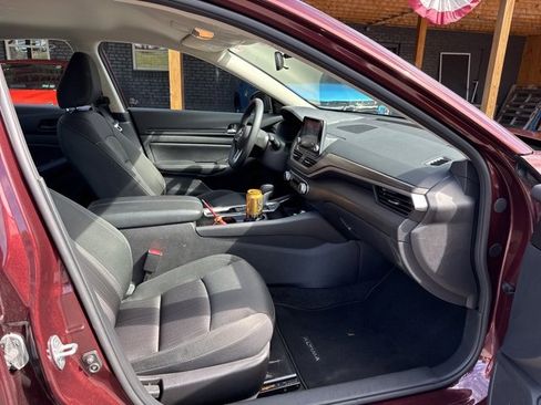 Used 2024 Nissan Altima 2.5 SV image 15
