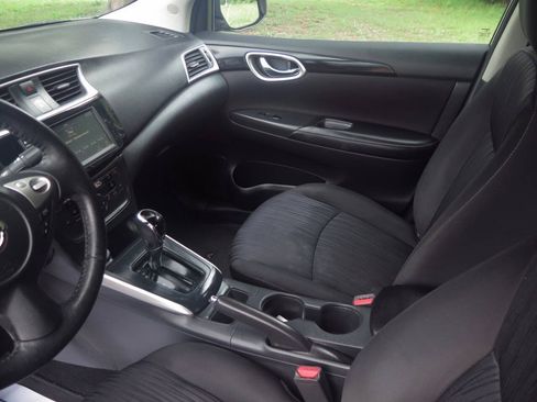 Used 2019 Nissan Sentra SV FWD image 17