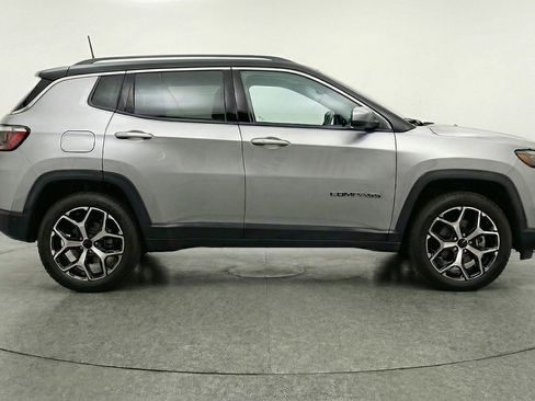 Used 2025 Jeep Compass Limited AWD/4WD image 11