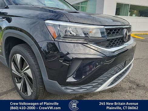 Certified 2023 Volkswagen Taos SE w/ Panoramic Sunroof Package AWD/4WD image 21