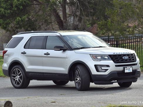 Used 2017 Ford Explorer Sport AWD/4WD image 4