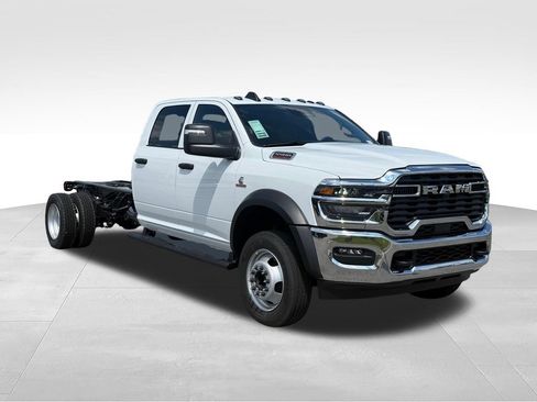New 2027 RAM 5500 Tradesman w/ Chrome Appearance Group AWD/4WD image 28