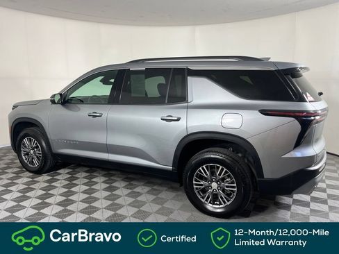 Used 2026 Chevrolet Traverse LT AWD/4WD image 9