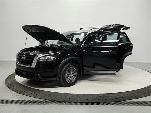 Used 2024 Nissan Pathfinder SV w/ Lighting Package (N92) image 11