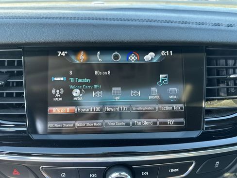 Used 2018 Buick Regal Essence w/ Driver Confidence Package #1 AWD/4WD image 22