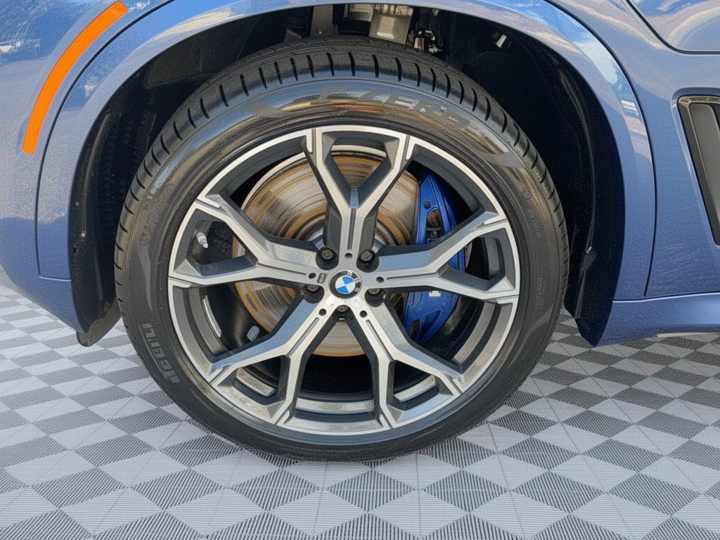 Used 2021 BMW X5 xDrive45e w/ M Sport Package AWD/4WD image 13