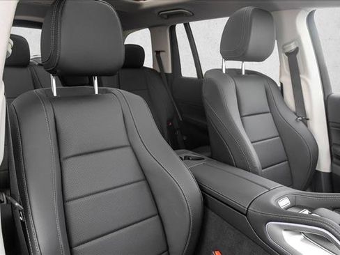 New 2026 Mercedes-Benz GLS 450 4MATIC image 30