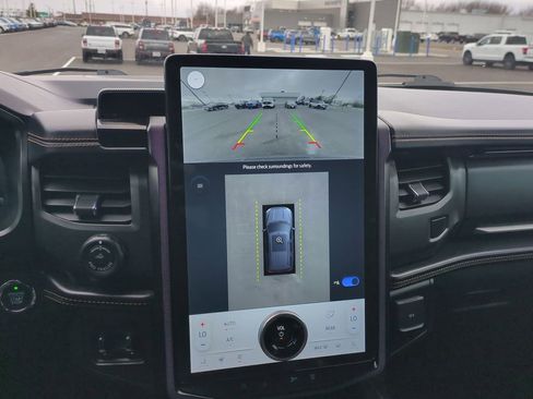 Used 2022 Ford Expedition Max Platinum image 14