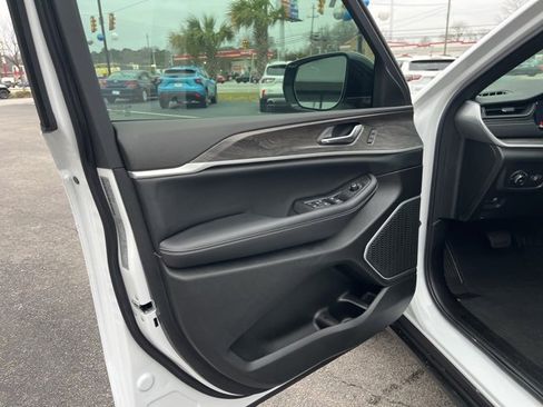 New 2026 Jeep Grand Cherokee Limited w/ Limited Altitude Package image 5