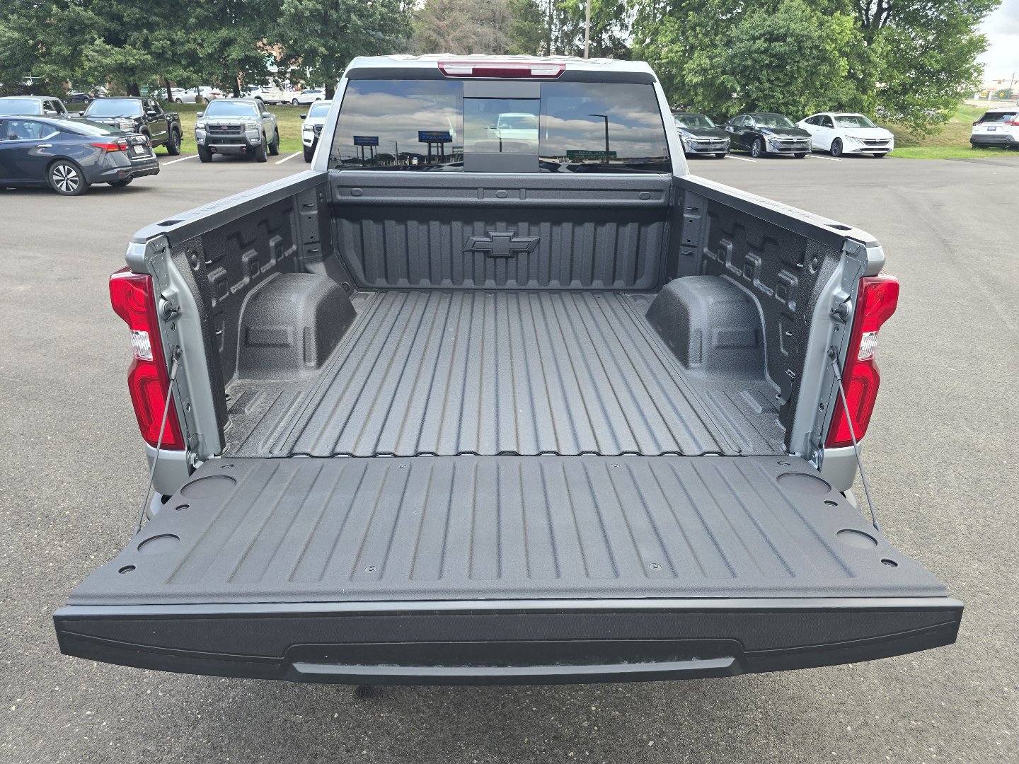 New 2026 Chevrolet Silverado 1500 RST w/ RST All Star Premium Package AWD/4WD image 14