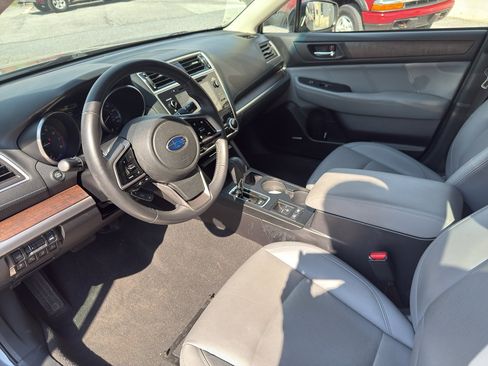 Used 2018 Subaru Outback 2.5i Limited image 9