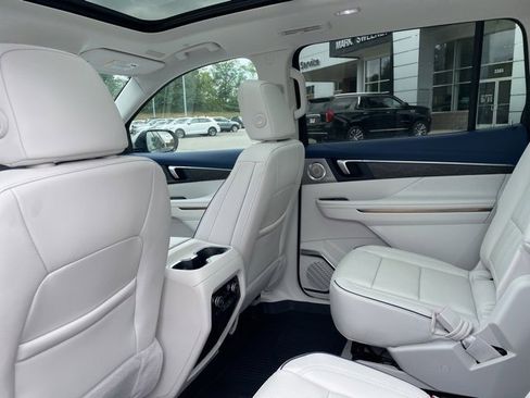 New 2026 Buick Enclave Avenir w/ LPO, Floor Liner Package image 15