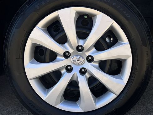 Used 2024 Toyota Corolla LE image 28