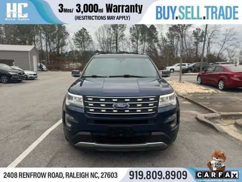 Used 2017 Ford Explorer XLT w/ Equipment Group 202A image 8