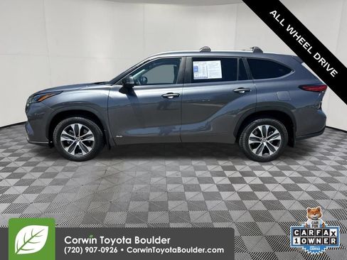 Used 2023 Toyota Highlander XLE AWD/4WD image 4