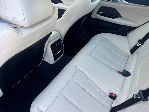 Used 2025 BMW i4 eDrive40 w/ Premium Package RWD image 27