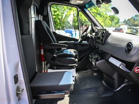 Used 2020 Mercedes-Benz Sprinter 2500 w/ Driver Convenience Package image 22