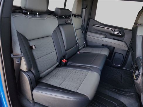 Used 2023 Chevrolet Silverado 1500 ZR2 w/ Technology Package image 31