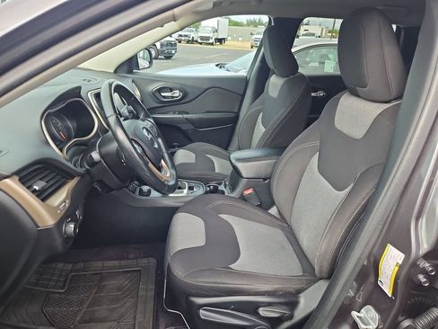 Used 2016 Jeep Cherokee Sport AWD/4WD image 21