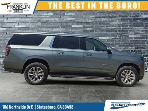 Used 2023 Chevrolet Suburban Premier AWD/4WD image 6