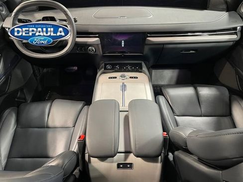 Used 2025 Lincoln Navigator Reserve w/ Jet Appearance Package AWD/4WD image 13
