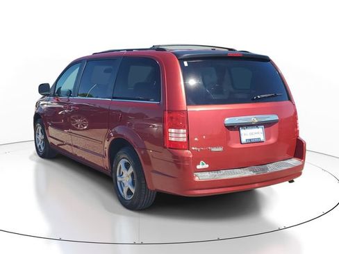 Used 2008 Chrysler Town & Country Touring FWD image 3