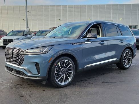 New 2026 Lincoln Aviator Reserve image 8