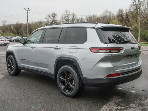 Used 2023 Jeep Grand Cherokee L Laredo image 12